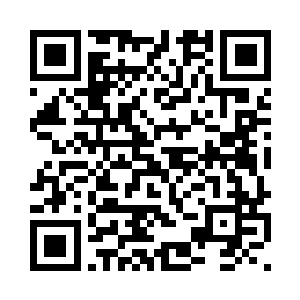 但她的确是在逐渐地变成一个血族二维码生成