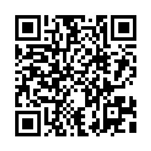 但察觉到那两个男人的视线流连而来时二维码生成