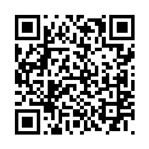 但就在他刚刚把屁股抬离凳子的时候二维码生成