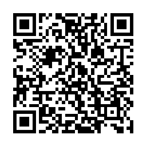 但捧山真人他们所在的三个位置刚好挡住了他的去路二维码生成