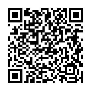 但数日之后他却已出现了另外一个完全相反的位置上二维码生成