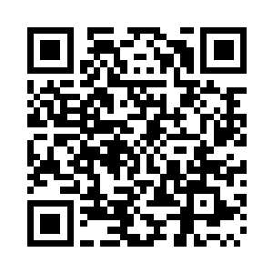 但是仔细一看就能发现上面有种银色的花纹二维码生成