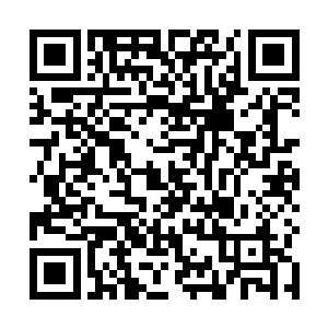 但是他突然从这几个人的穿着打扮里看出了一点点问题二维码生成