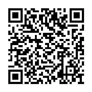 但是令他们意外的是上面那些包厢也是一片沉寂二维码生成