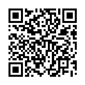 但是到最后直接将方案放到了桌子上二维码生成