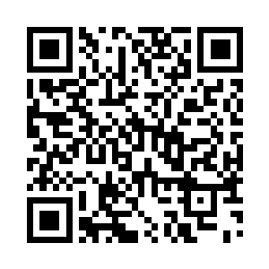 但是在两位老者的压制下倒还是克制住了二维码生成