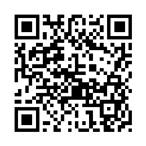 但是在仙云中的三人却是清晰看到二维码生成