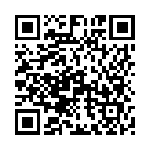 但是她却僵硬的连动也不敢动一下二维码生成