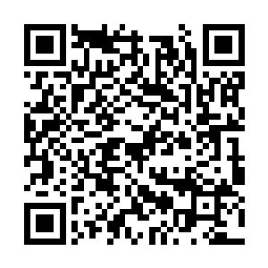 但是当他们听到身边识货的同事小声解释了一下后二维码生成