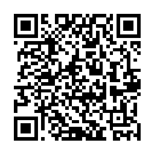 但是当黄阿毛掏出了厚厚的一沓钱出来砸在她面前的时候二维码生成