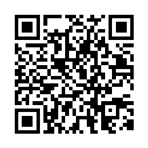 但是很快就有人爬到了车前引擎盖上二维码生成