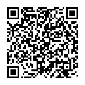 但是此刻的众圣骑看着男子在苏凡的手中被压制也是显得有些惊奇二维码生成