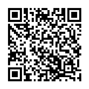但是没有一个人有自信能够面对这种暴风骤雨一样的打击二维码生成