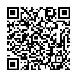 但是现在他是真的没办法用这个词来形容刚刚那个女子二维码生成