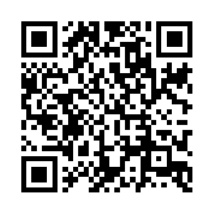 但是脸上却还是保持着一种礼貌式的微笑地道二维码生成