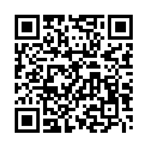 但是那两个紧紧跟随着他的另外两个老头二维码生成