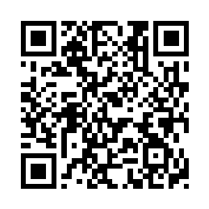 但是那多出来的衣摆和无数只脚却侧面表明了二维码生成