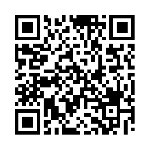 但看得出来他的五根手指在灵活的动作着二维码生成