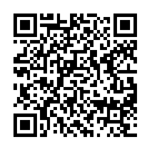 但紧跟着足球就从跳的最高的布斯克茨的头顶上飞了过来二维码生成