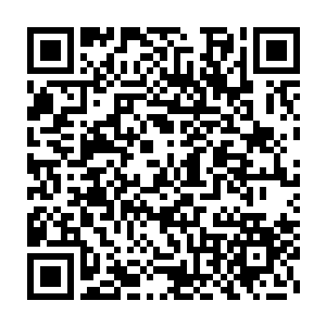 但脑海中倏然闪过的却是今天晚上悄悄溜出府邸独自前往皇甫府的水俞二维码生成