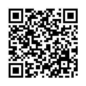 但脸上神情也显示出被打扰的不满二维码生成