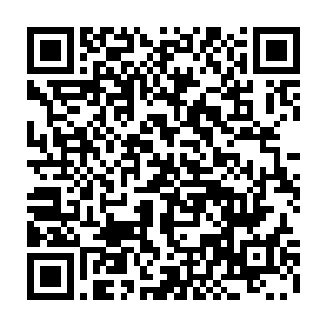 但自问却也绝对不是七朵金莲联手之敌……尤其背后还有叶大先生虎视眈眈二维码生成