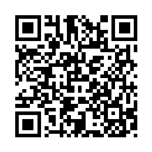 但被人压着这么脱衣服终究不是很爽的事二维码生成