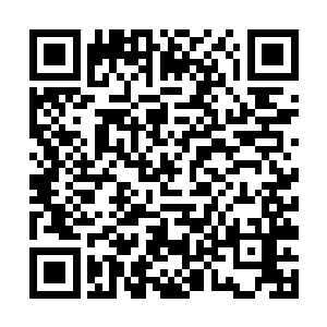 但谁都没想到他会真卑鄙到要给两个女孩子拉仇恨值二维码生成