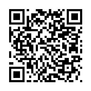 但还是不闻不问地帮着许紫烟交换二维码生成