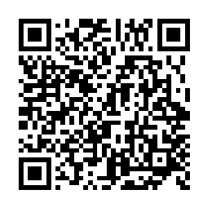 但这一次博柏利为雨果设计的西装却将下摆缩短二维码生成