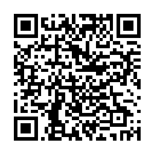 但这位大叔明明以一米七的身高扛着两百斤的重量二维码生成