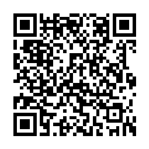 但这话显然让我和其他两位女子瞬间就醒悟过来二维码生成