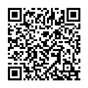 但钱师傅没有经过他的同意就擅自用乌木来雕刻二维码生成