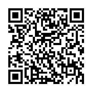 但镜面却分明是有了玻璃之后产生的渡银的玻璃镜子二维码生成