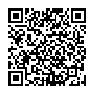 低声叮嘱唯一剩下的一名能听懂英语的护理人员打抗生素二维码生成