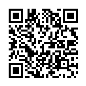 低声和那个古装侠客打扮的客人商量了一下二维码生成