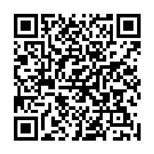 体型庞大的航空母舰的上层岛形建筑如同纸盒子一样被扫平二维码生成
