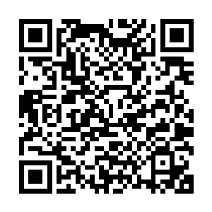 何正双手不断掐诀一道道法则之力打入镜面维持着镜子的运转二维码生成