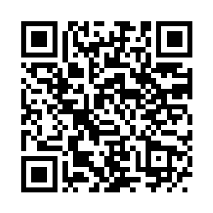 余佳佳脚步有些跌跌撞撞地向着陈小练走去二维码生成