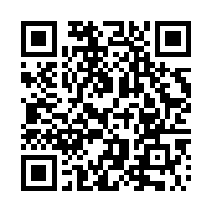 你很少在地铁上见到发呆的乘客有变幻的表情二维码生成