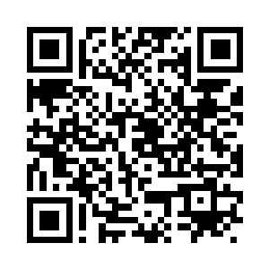 依旧还是在丁羽的手掌心里面转悠着二维码生成