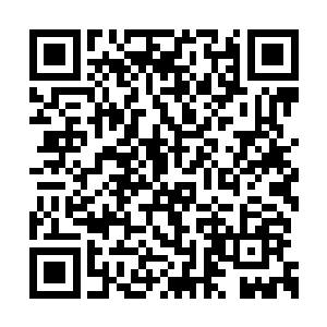 依样把另外两张火球符打到其他两个男子的身上二维码生成