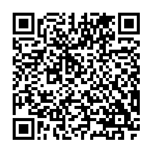 侯卫东一眼就瞧见青林镇原来的党委书记赵永胜正在跟着人群挤公交汽车二维码生成
