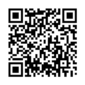 侯卫东笑着从抽屉里拿了一包白板香烟二维码生成
