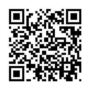便伸出那双修长白皙的手指盖住了眼二维码生成