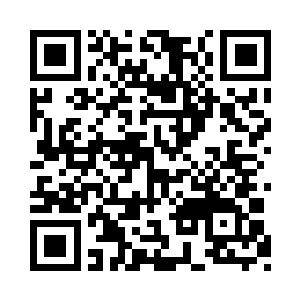 便又望了一眼对面同样包得密密麻麻的男生二维码生成