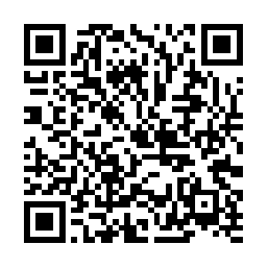 便有着一个修士拿着一个玉瓶走了过来递给了许紫烟二维码生成