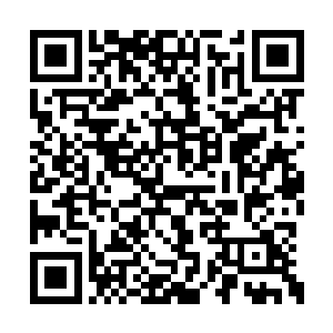 便看到那悬浮山峰上的裂缝开始嘎吱嘎吱地缩小二维码生成
