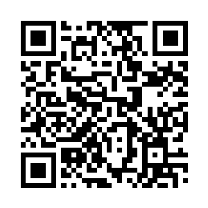 便示意旁边的几个警察上来准备抓人二维码生成