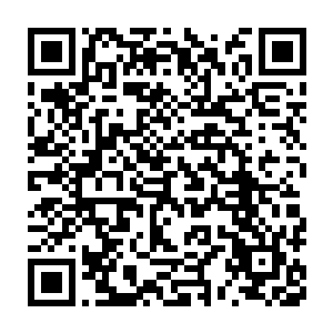 便见到了自己双脚上穿着的和羞走上居然也是泛出来了淡淡的光芒二维码生成